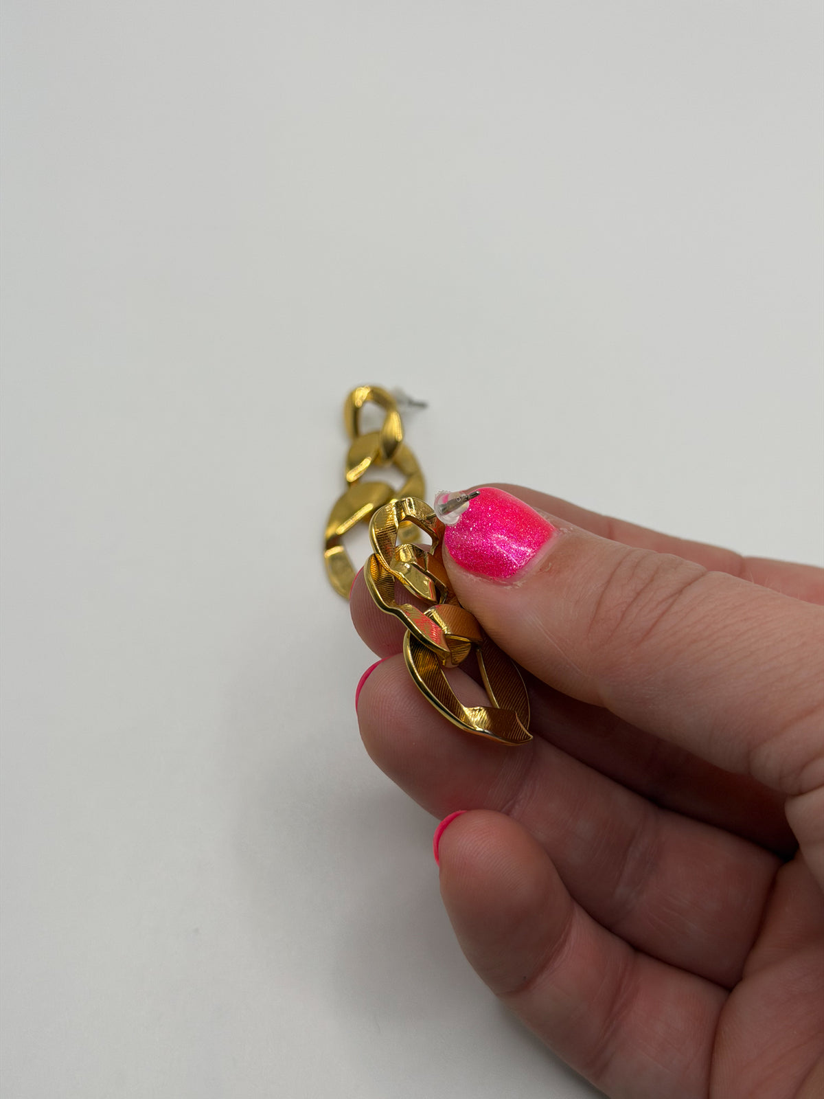 Vintage 80s gold tone chunky chain link post earrings