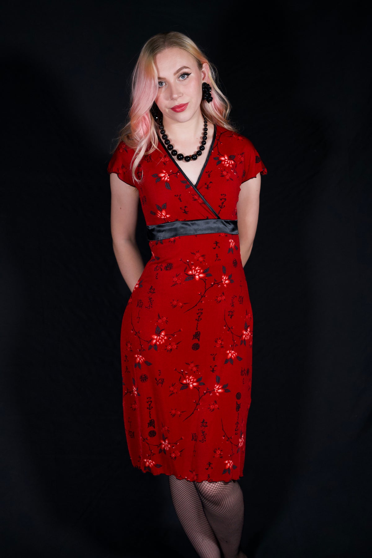 Vintage Y2K M Collection red floral/calligraphy key-hole midi