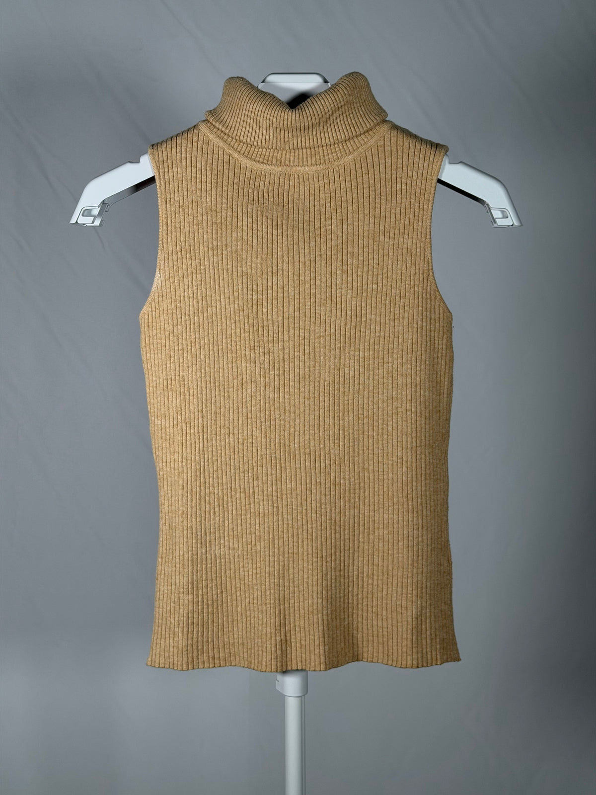 Urban Daizy camel ribbed knit sleeveless turtleneck sweater