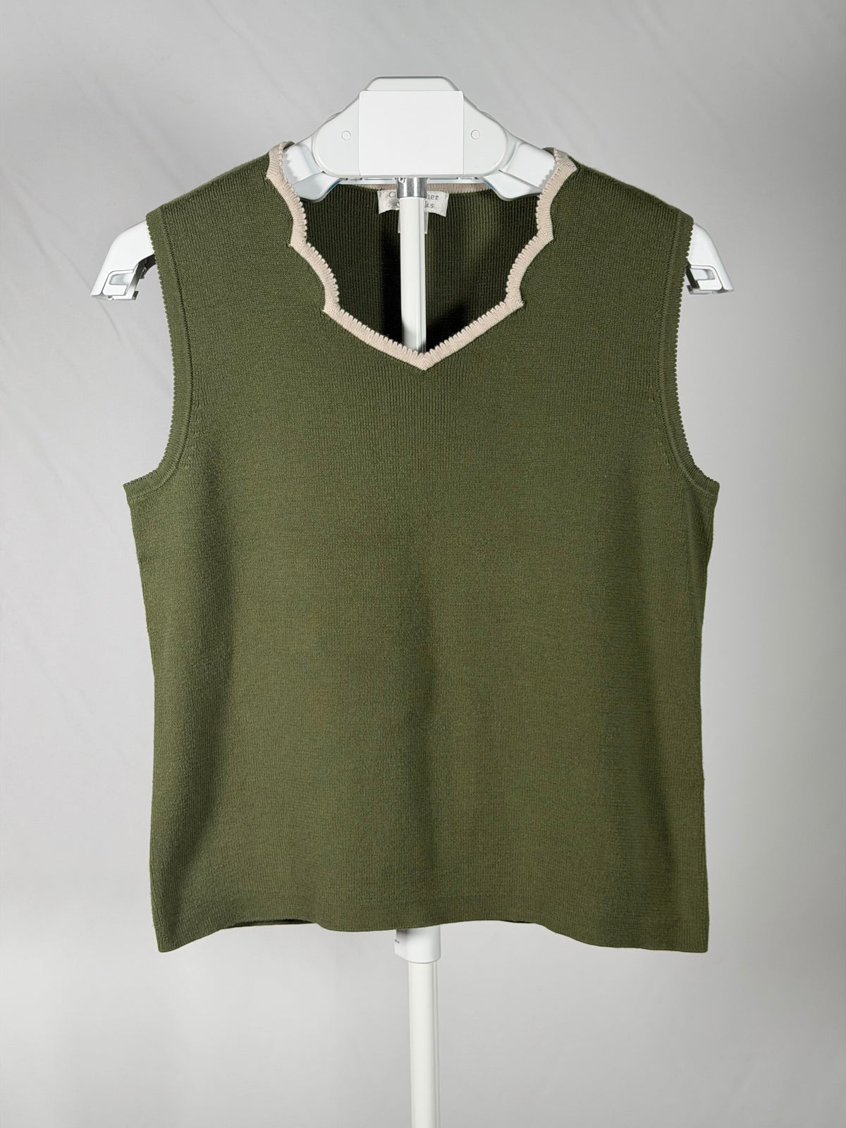 Vintage Y2K Christopher & Banks olive scalloped v-neck sweater tank