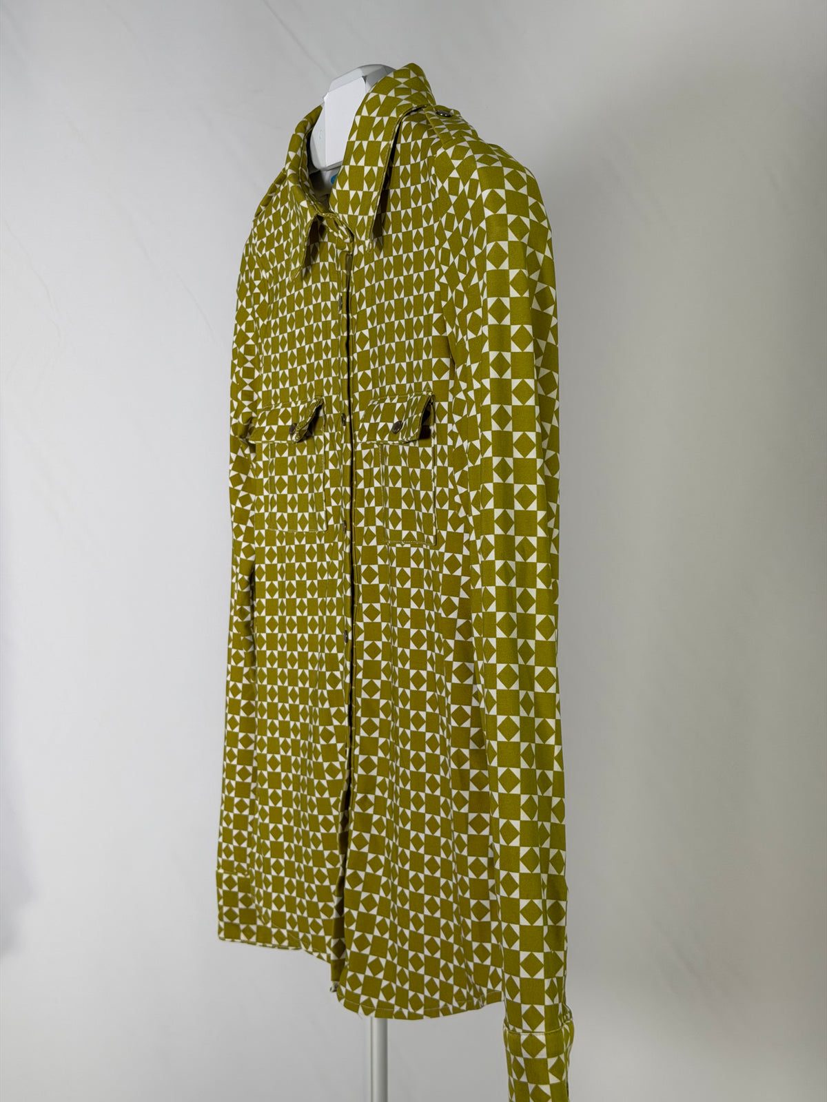 BCBGMAXAZRIA chartreuse geometric button-up