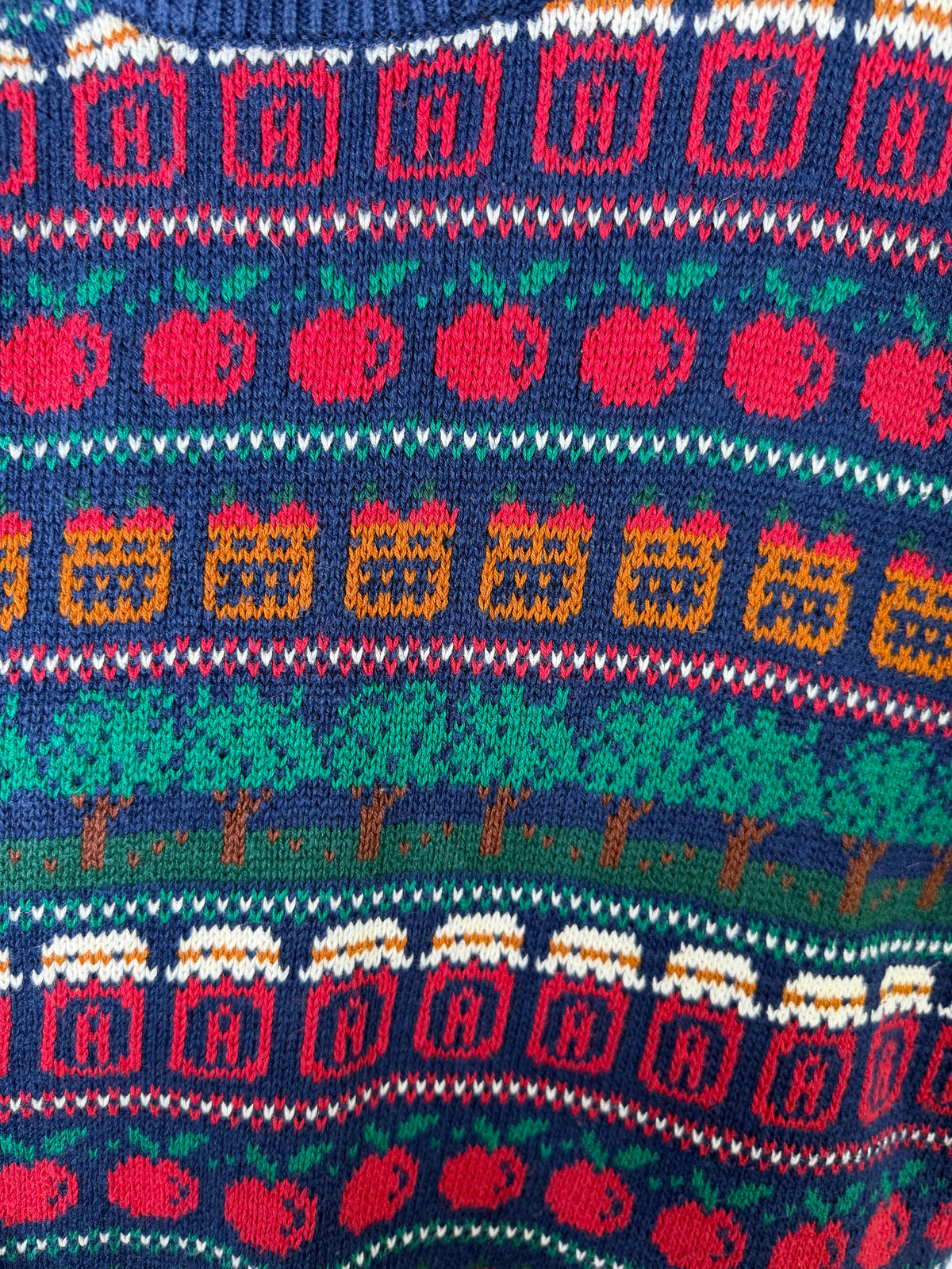 Vintage 80s/90s Northern Isles navy apple knit sweater