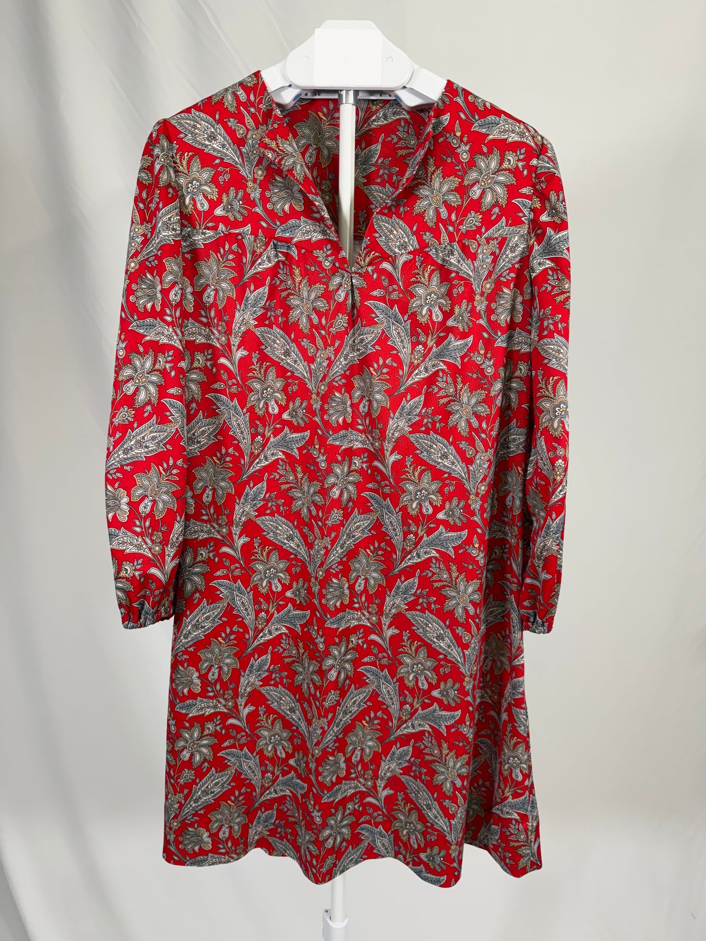 Vintage 70s red paisley long sleeve shift dress