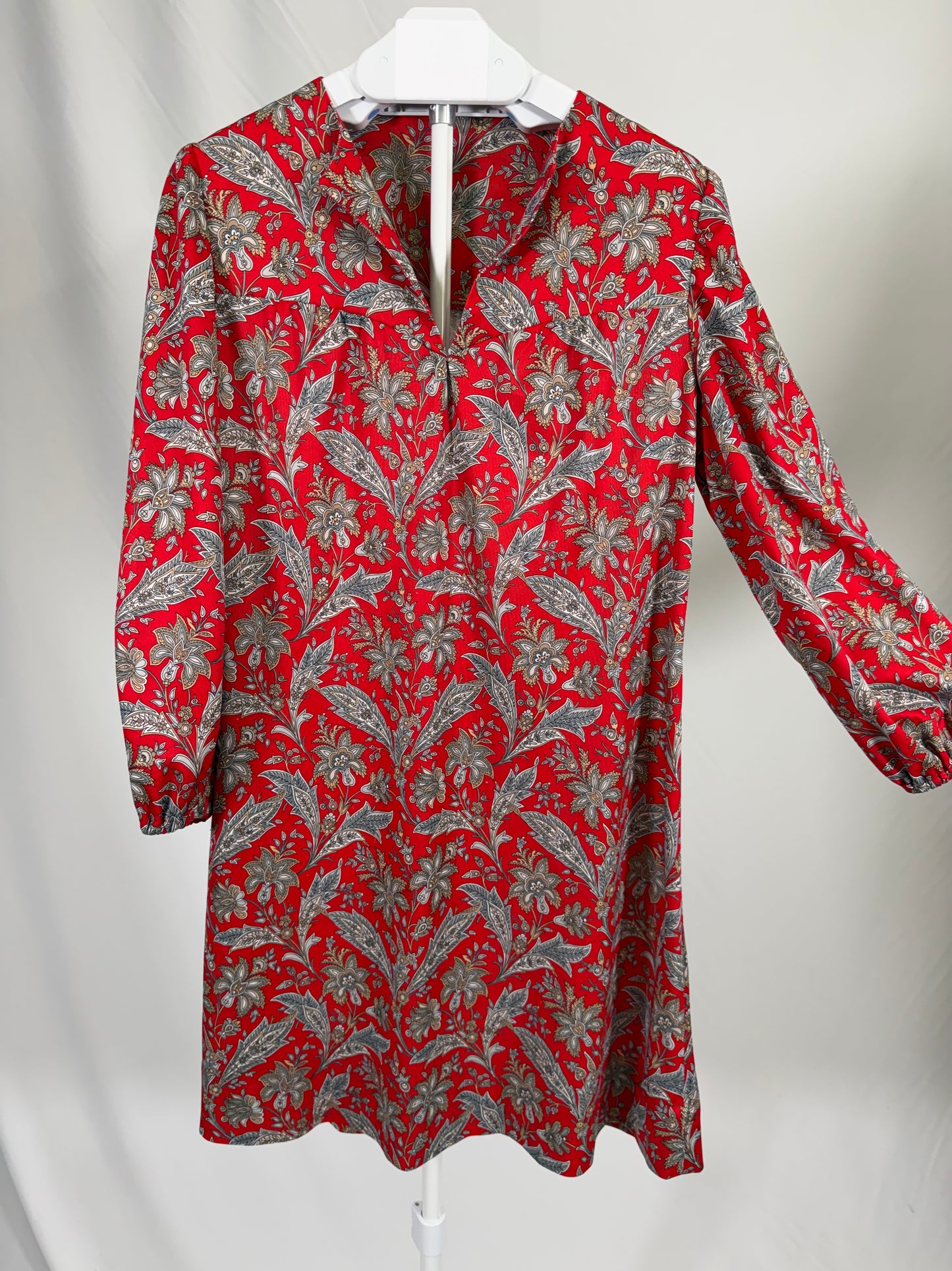 Vintage 70s red paisley long sleeve shift dress