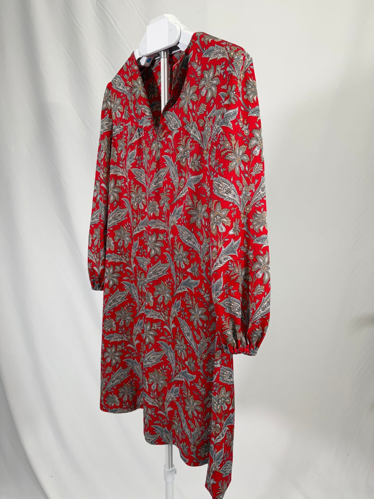 Vintage 70s red paisley long sleeve shift dress