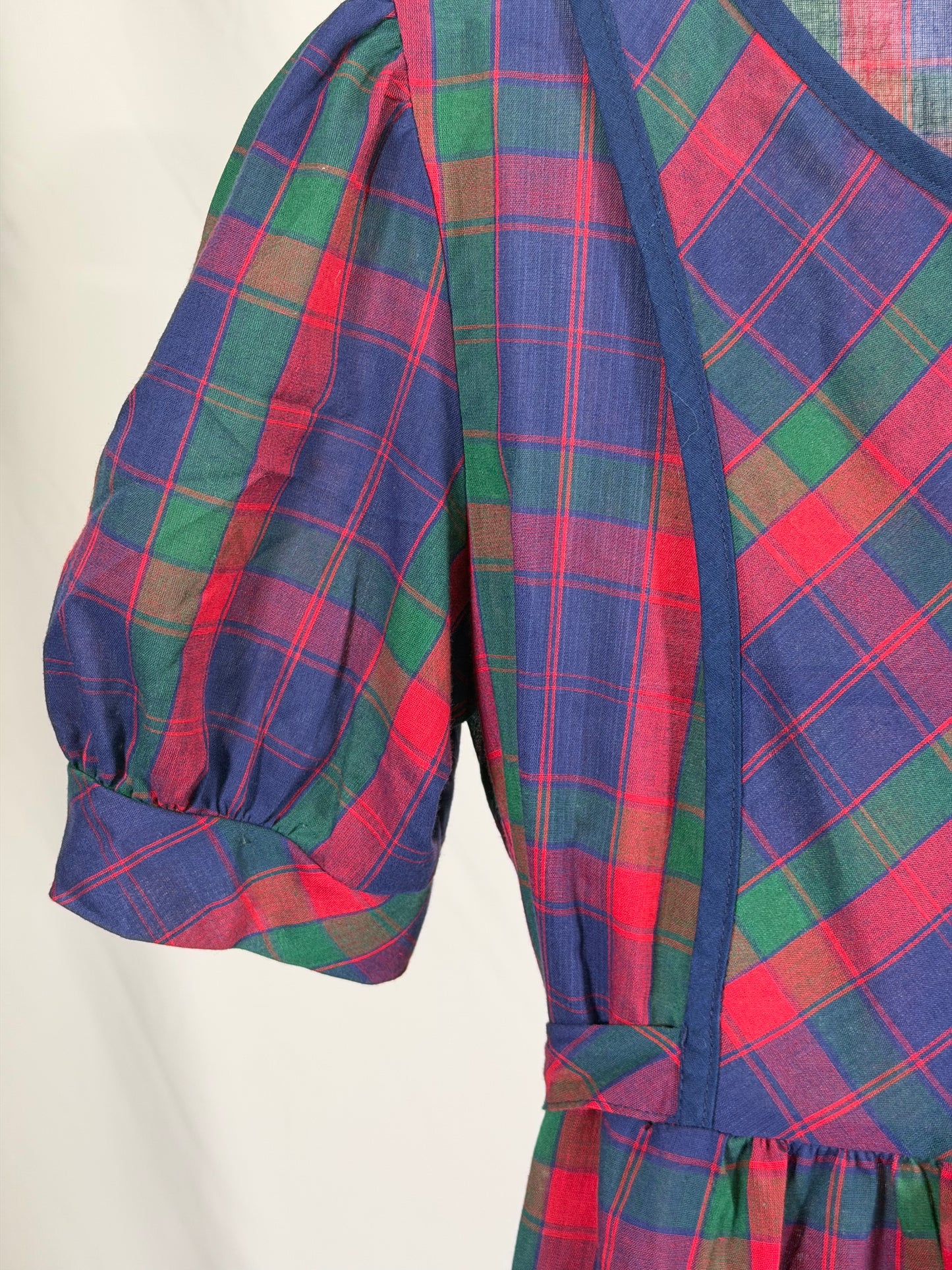Vintage 80s Nu Venture poof sleeve plaid midi dress