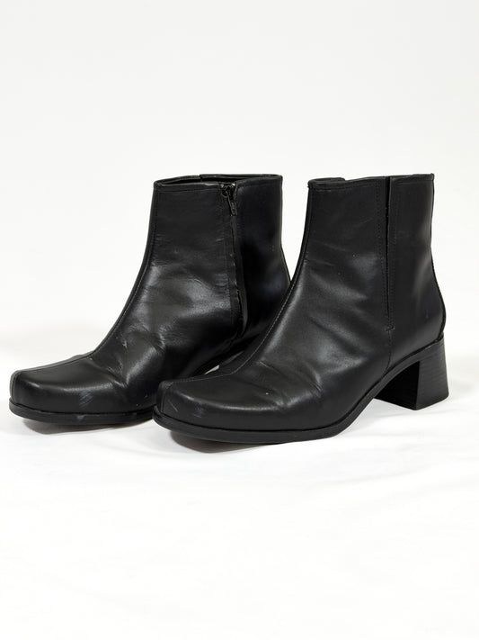 Vintage 90s Predictions black leather square toe boots