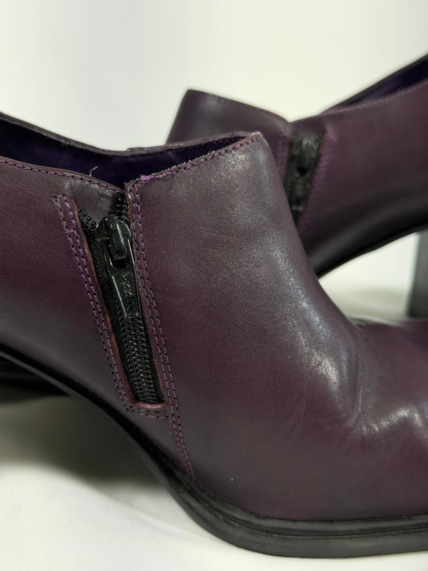 Vintage 90s Y2K Sam & Libby plum square toe block heels