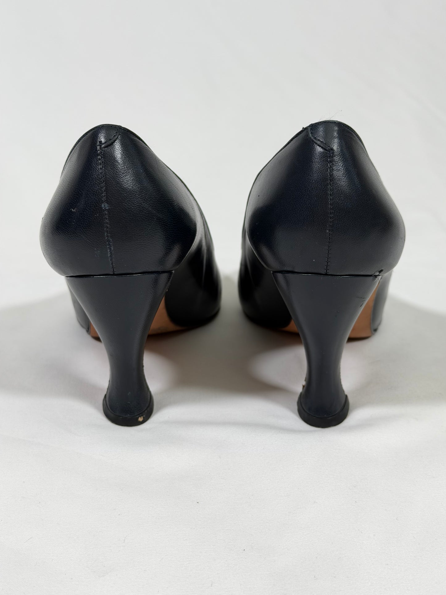 Vintage 90s Y2K Kenneth Cole black leather pointed toe pumps