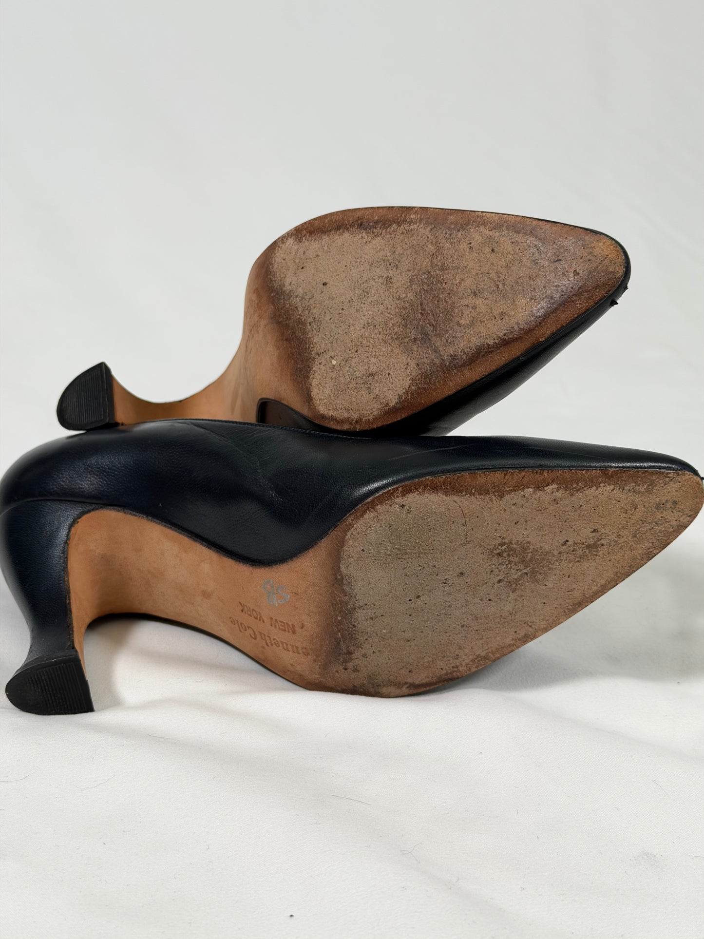 Vintage 90s Y2K Kenneth Cole black leather pointed toe pumps