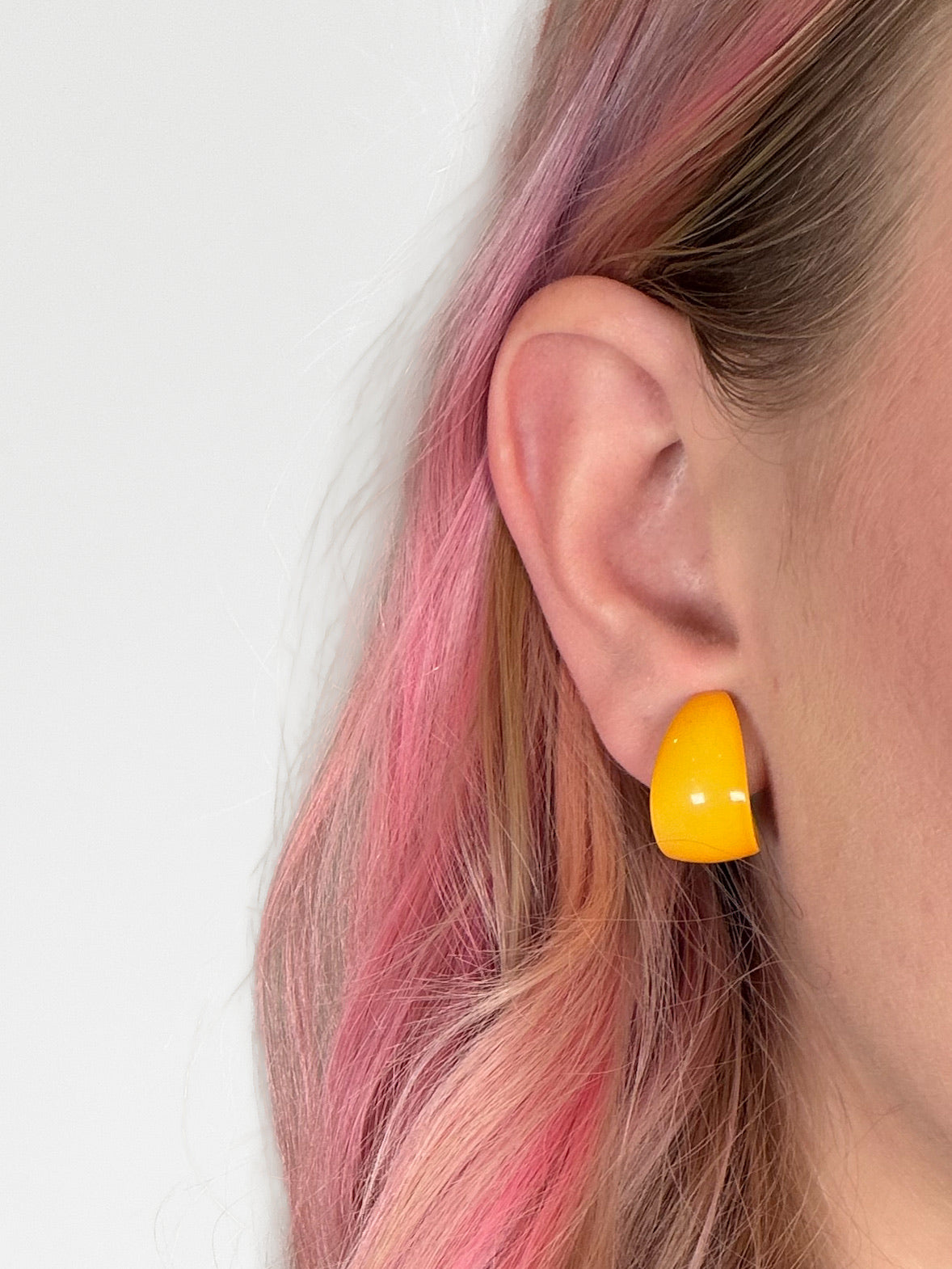 Vintage 80s yellow enamel hoop clip-on earrings