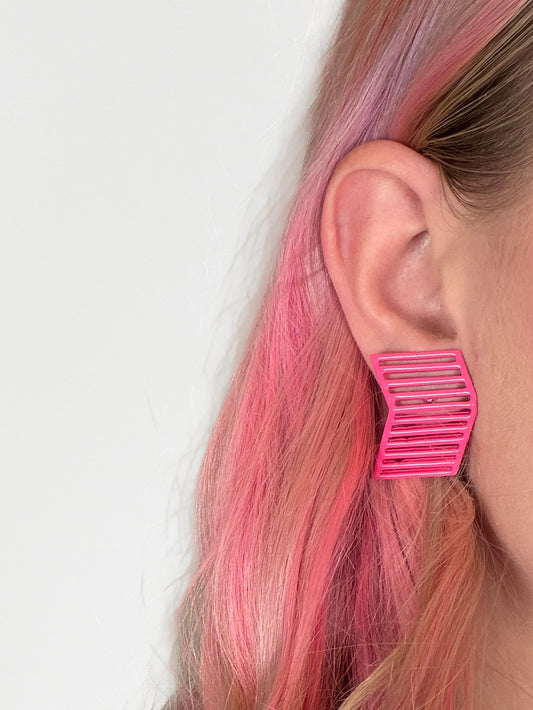 Vintage 80s hot pink geometric chevron post earrings