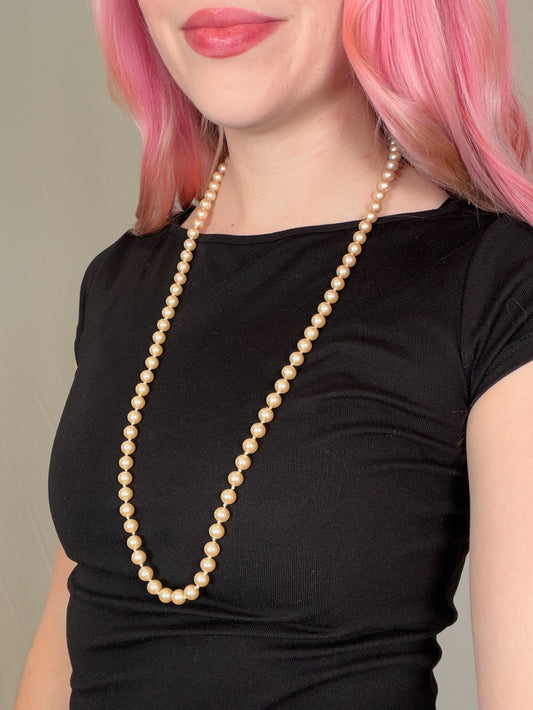 Vintage 80s cream faux pearl strand necklace