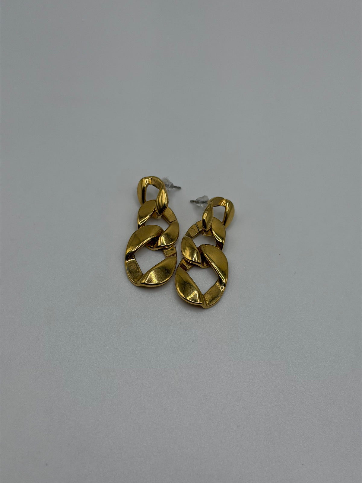 Vintage 80s gold tone chunky chain link post earrings