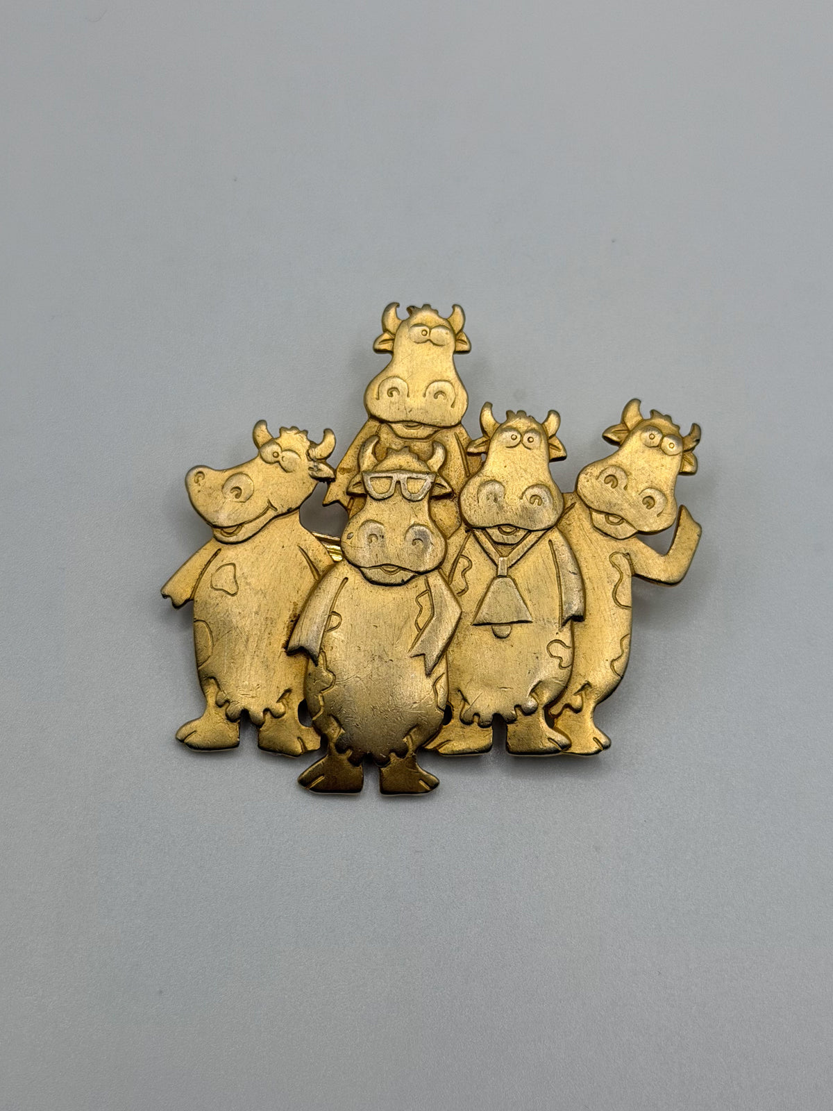 Vintage 80s JJ whimsical laughing cows brooch