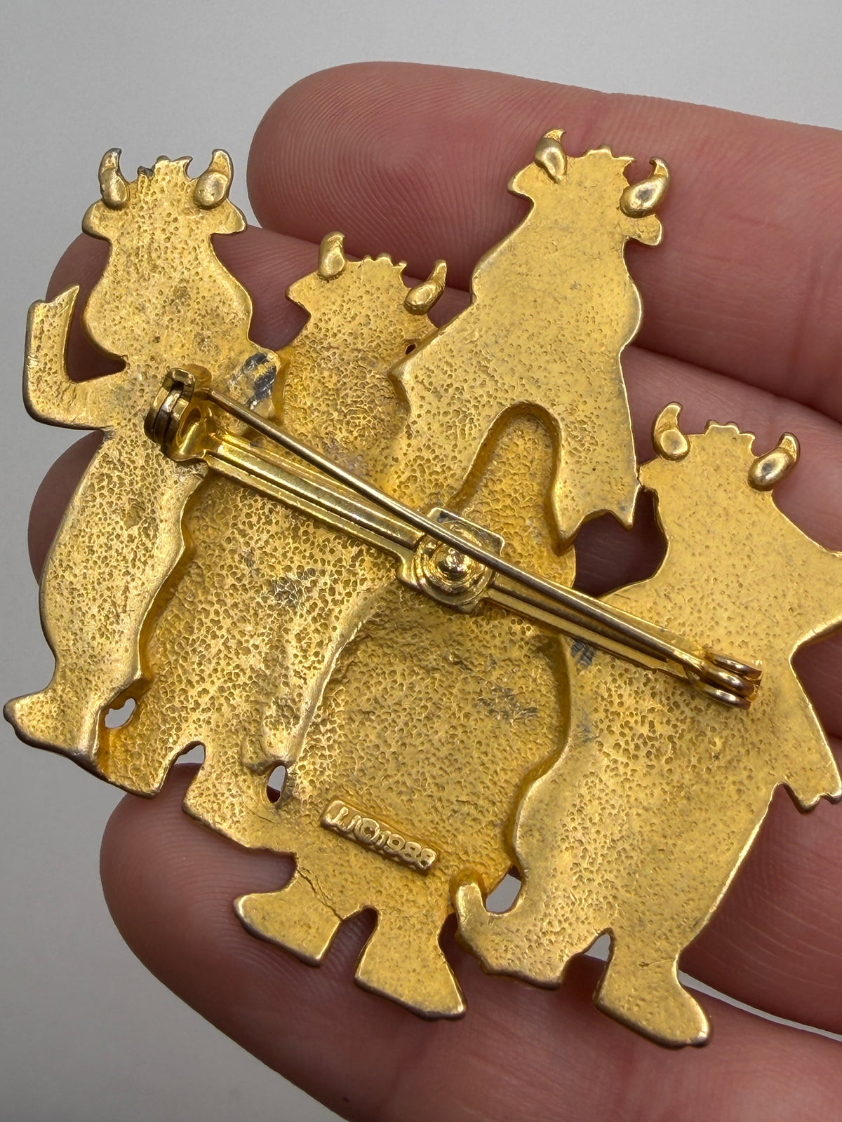 Vintage 80s JJ whimsical laughing cows brooch