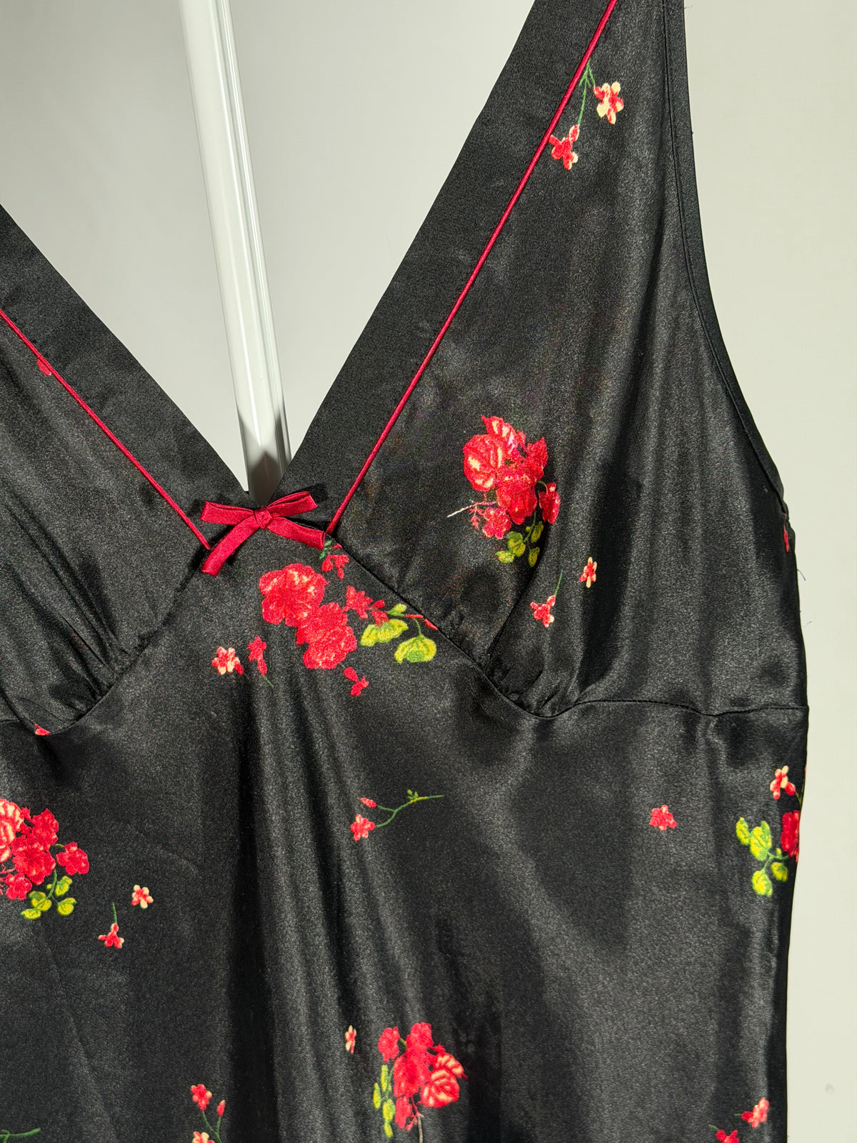 Vintage Y2K Jones New York black/floral satin slip dress