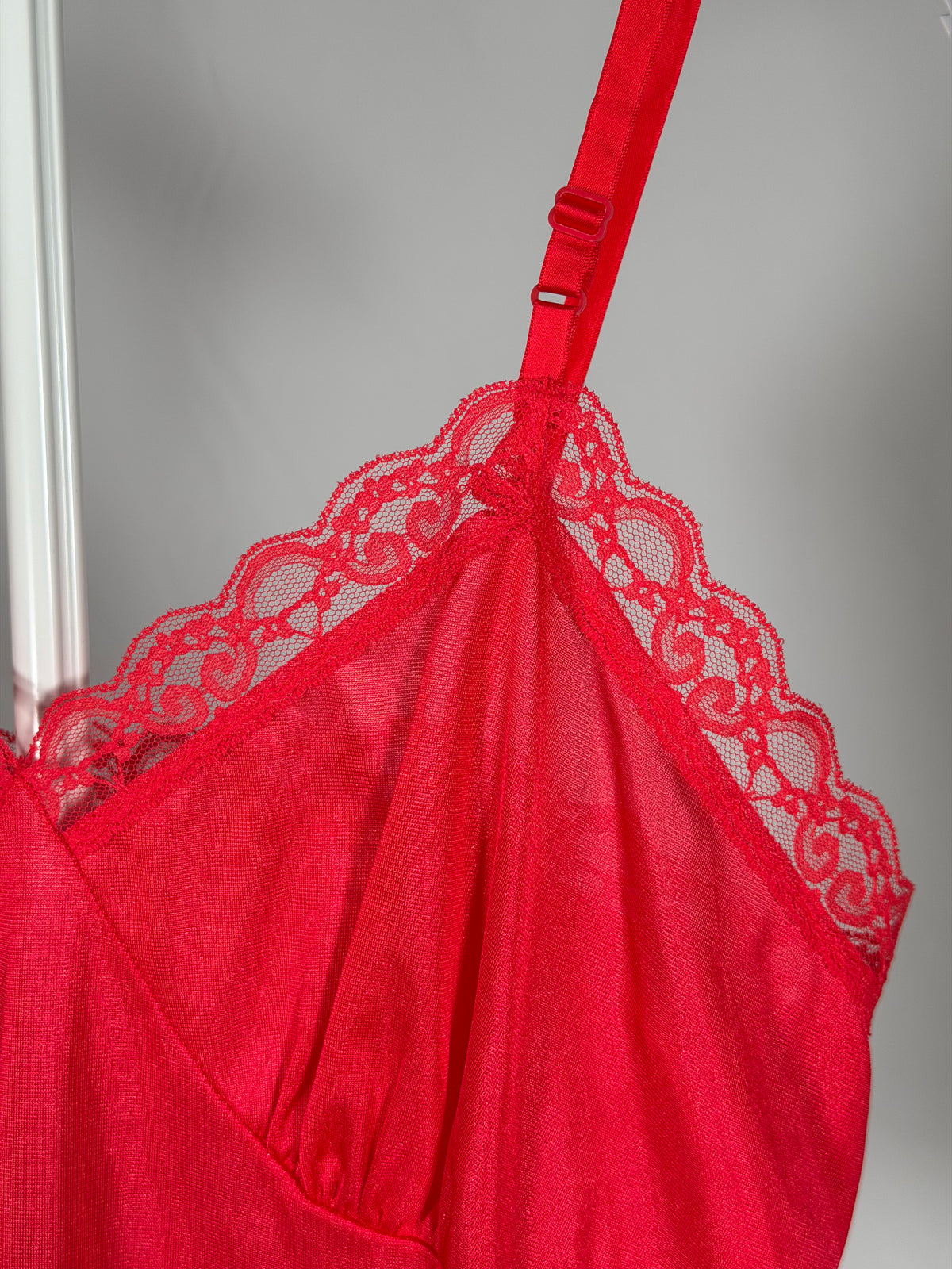 Vintage 80s Deena... red lace trim camisole slip top